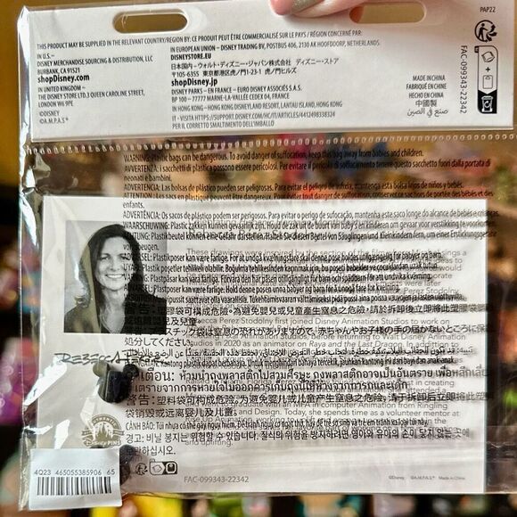 Mirabel PIN The Art of Encanto Hispanic Heritage Month Limited NEW w/card DISNEY - Picture 2 of 4